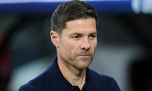 خمسة مدربين محتملين ليحلوا محل تشابي ألونسو في ريال مدريد